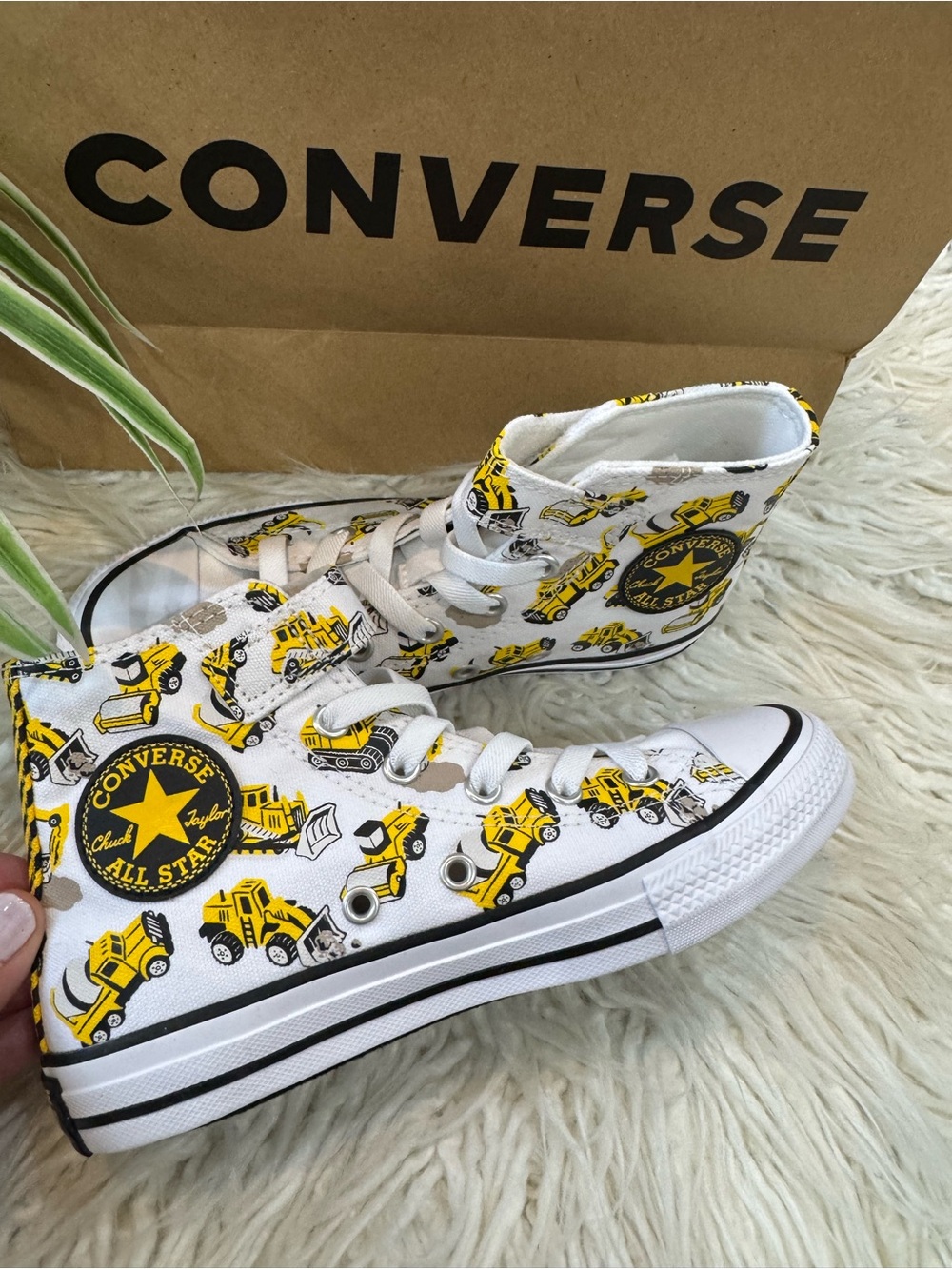 Converse Kids White & Yellow Construction Print High Top Sneakers size youth 1